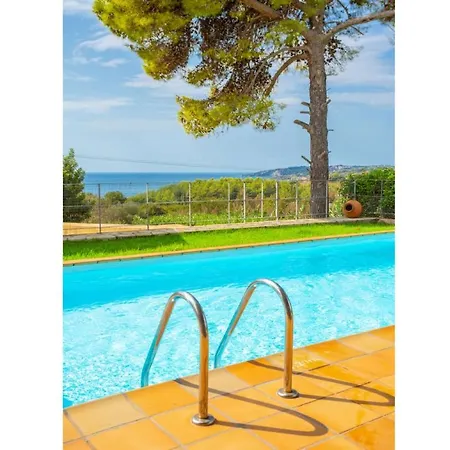 Nora Trapezaki (Kefalonia)