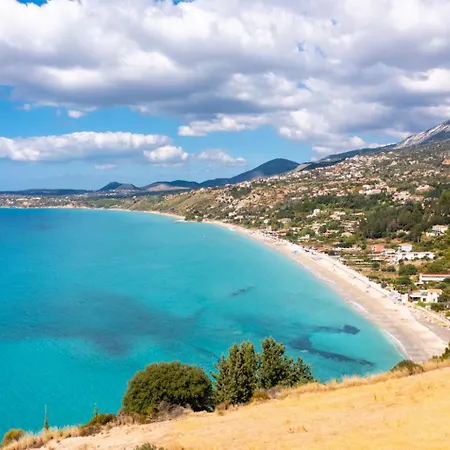 Nora * Trapezaki (Kefalonia)